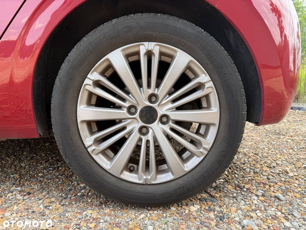 Peugeot 208 - 28