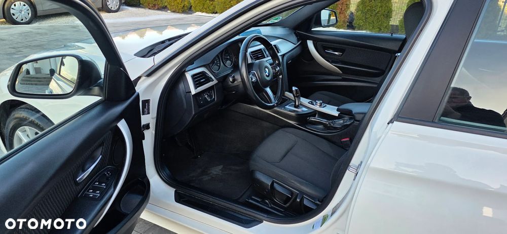 BMW Seria 3 320d xDrive Sport Line - 9