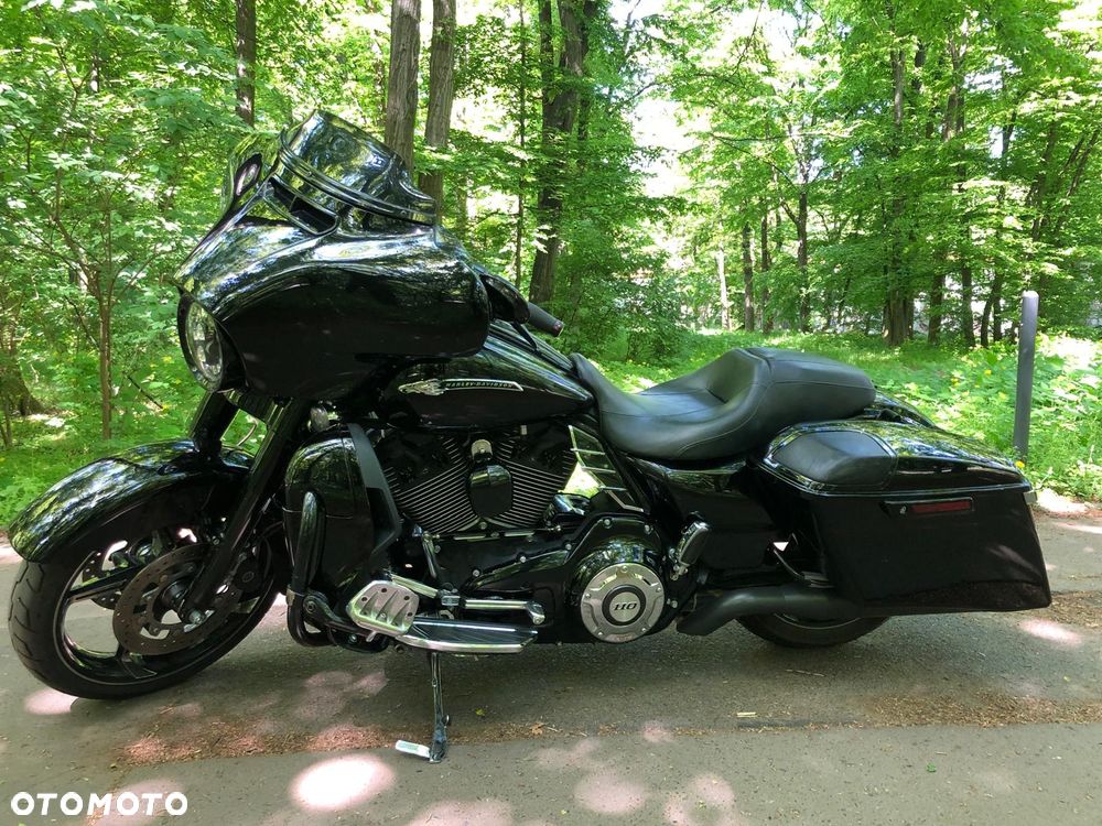 Harley-Davidson CVO Street Glide - 14