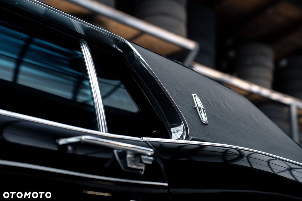 Lincoln Continental - 11