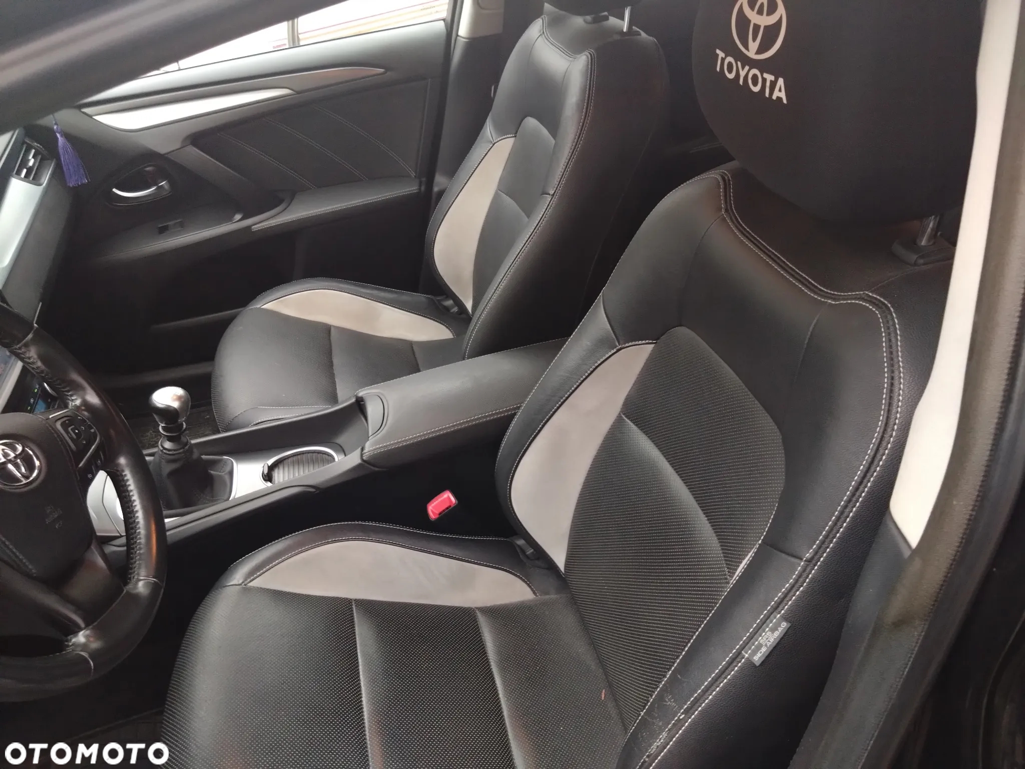 Toyota Avensis 2.0 D-4D Premium - 5