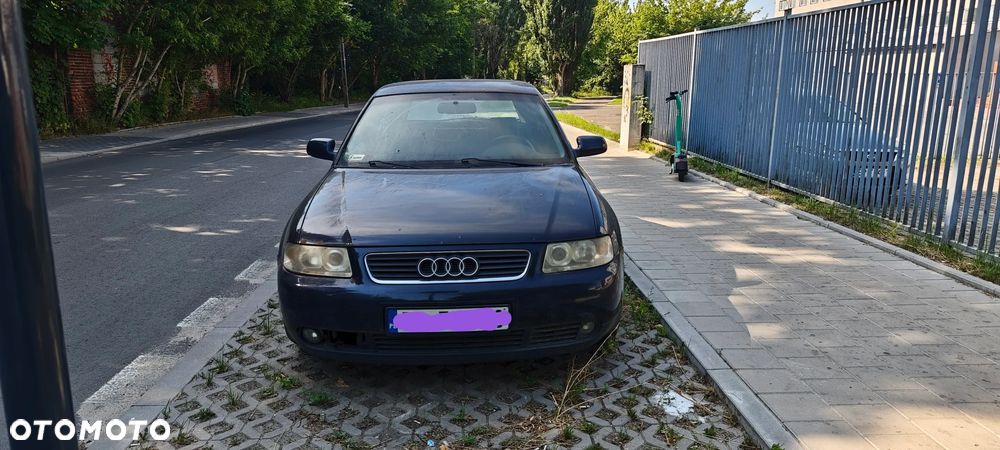 Audi A3 3-drzwiowe 1.6 Ambiente - 1