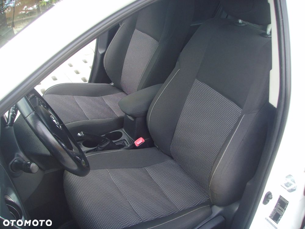 Toyota Auris ver-1-8-hsd-luna - 10