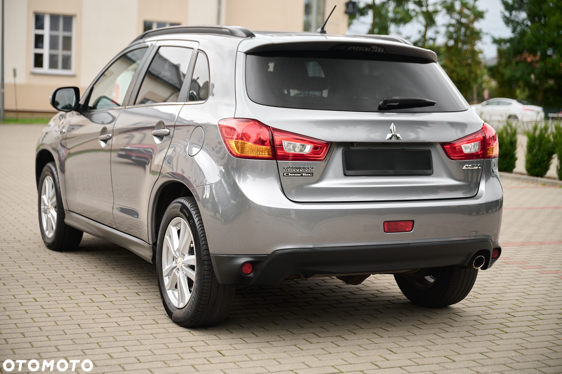 Mitsubishi ASX - 10