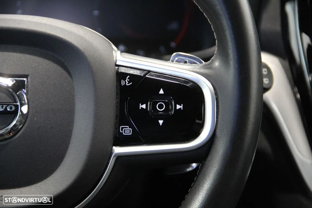 Volvo V60 2.0 D4 R-Design Geartronic - 20