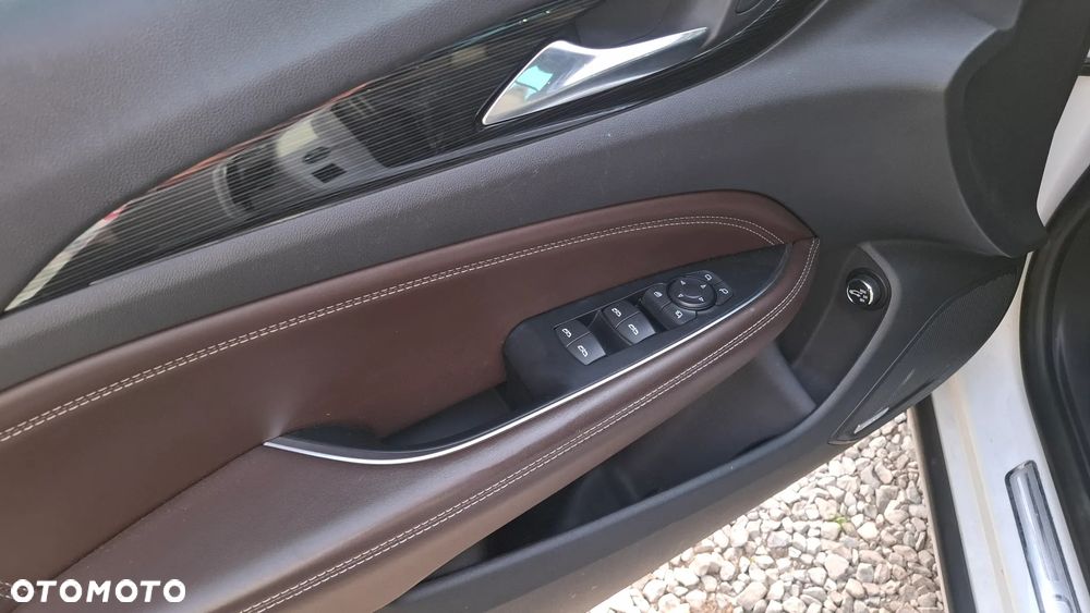 Opel Insignia - 19
