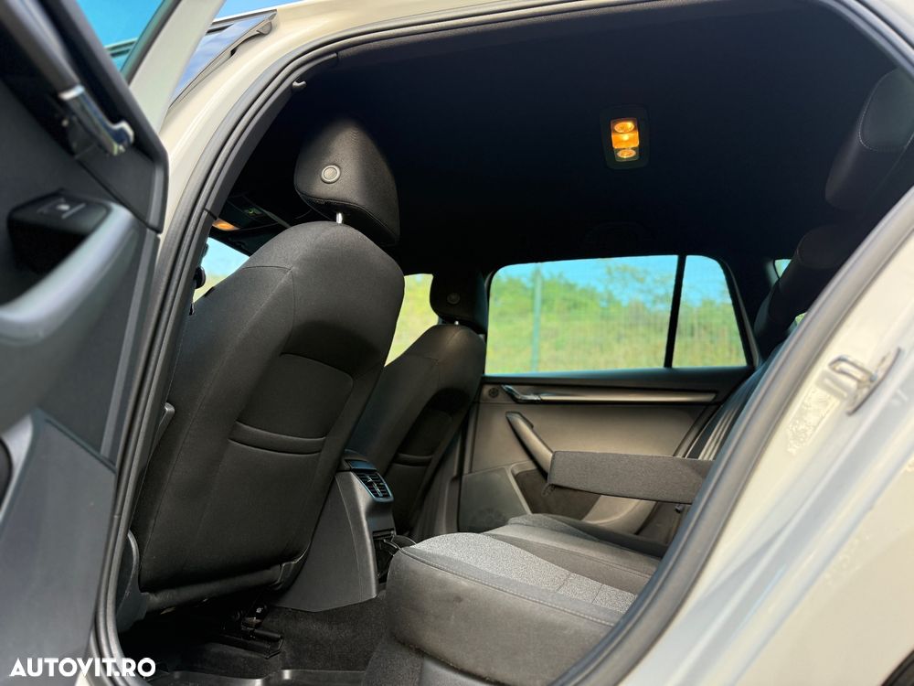 Skoda Octavia Combi 1.6 TDI Soleil - 8