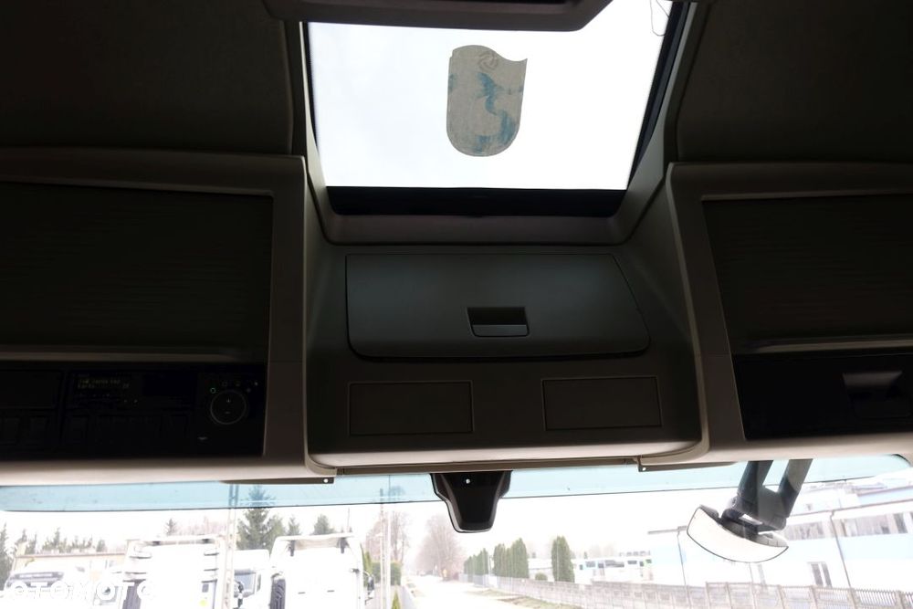 Volvo FH 500 GLOBETROTTER XL / I-SAVE / STANDARD / AUTOMAT / EURO 6 / KLIMATYZACJA POSTOJOWA / LODÓWKA / LED / NAVI / 2 ZBIORNIKI - 26