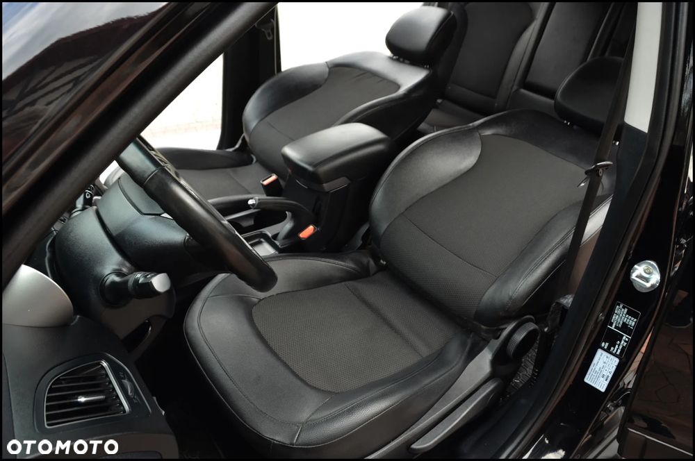 Hyundai ix35 1.7 CRDi Premium 2WD - 31