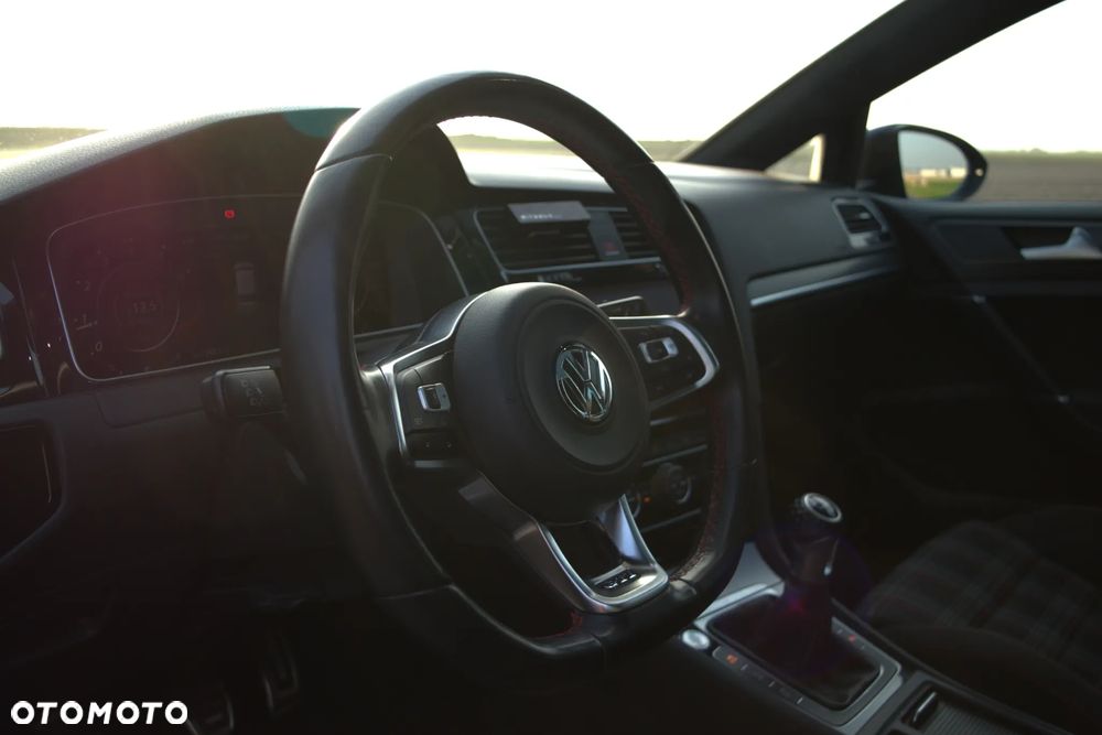 Volkswagen Golf GTI 2.0 TSI OPF Performance - 19