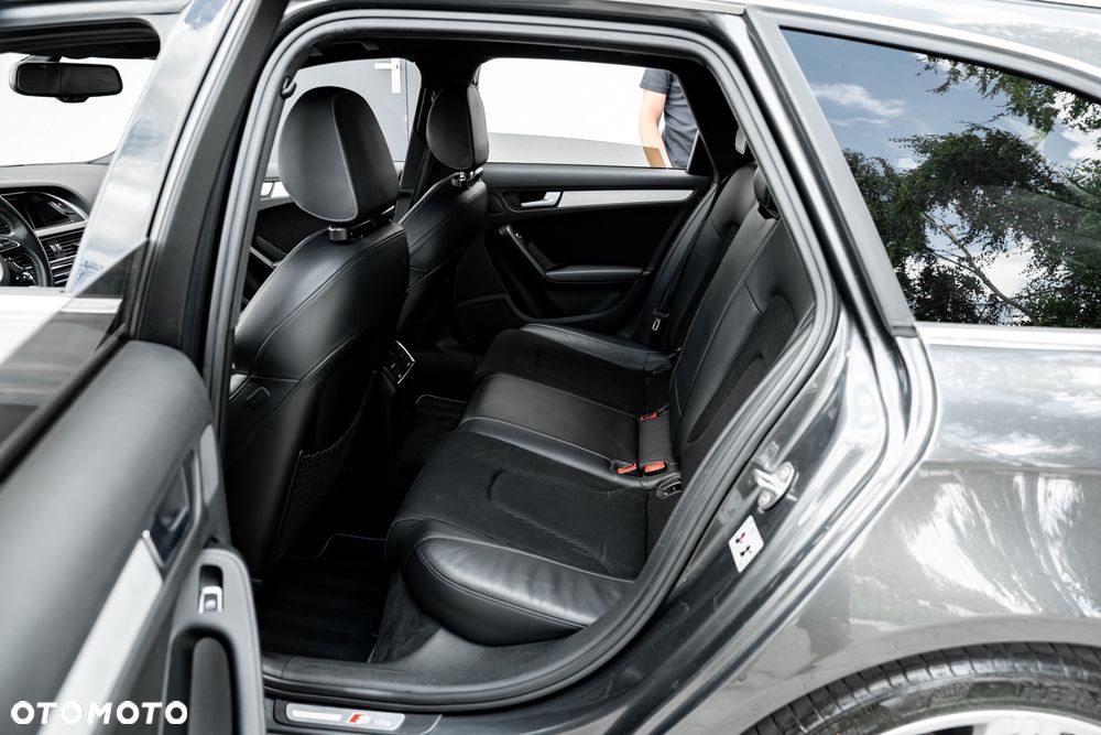 Audi A4 Avant 2.0 TDI DPF quattro S tronic S line Sportpaket - 17