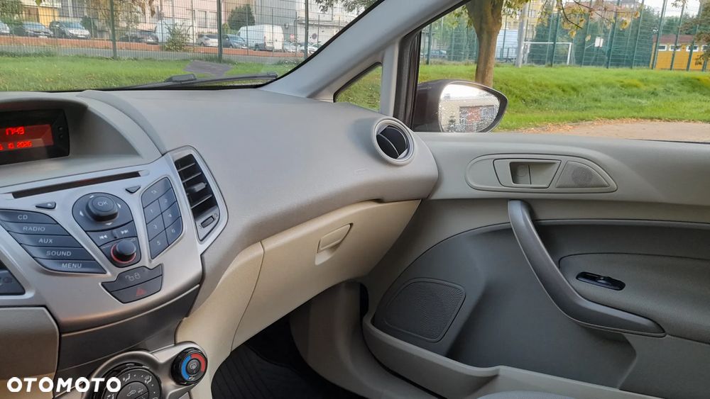 Ford Fiesta - 28