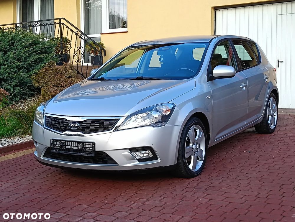 Kia Ceed 1.4 CVVT Attract - 1