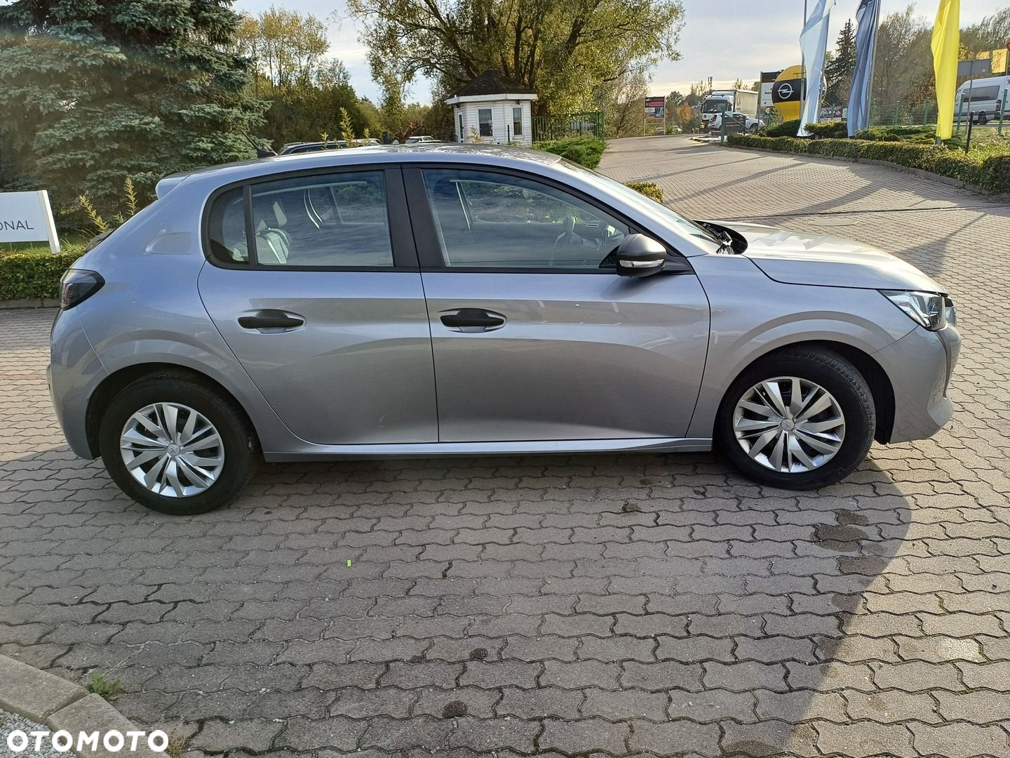 Peugeot 208 1.2 PureTech Like S&S - 8