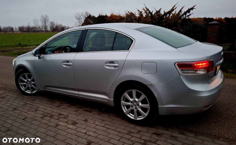 Toyota Avensis 2.0 D-4D Sol - 5