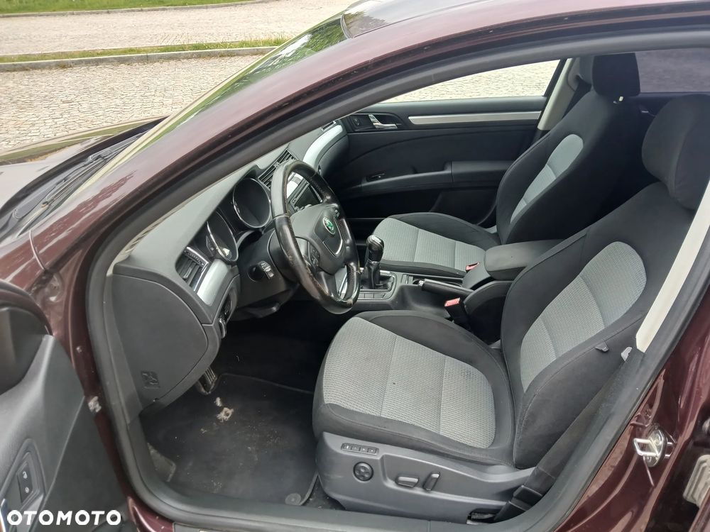 Skoda Superb 2.0 TDI DPF Elegance - 13