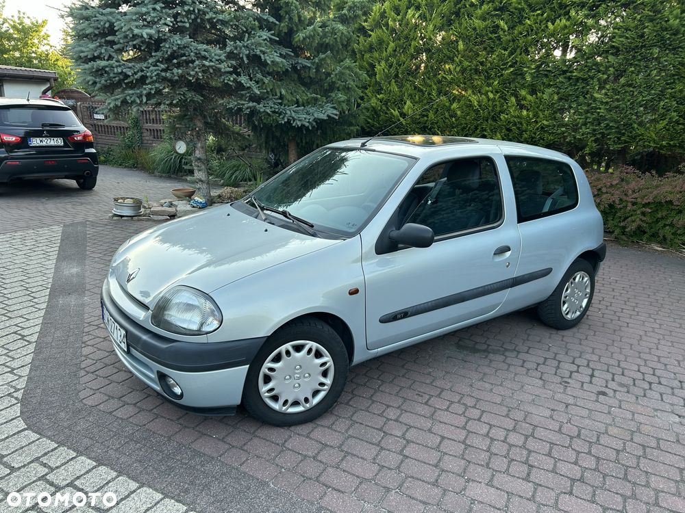 Renault Clio - 1