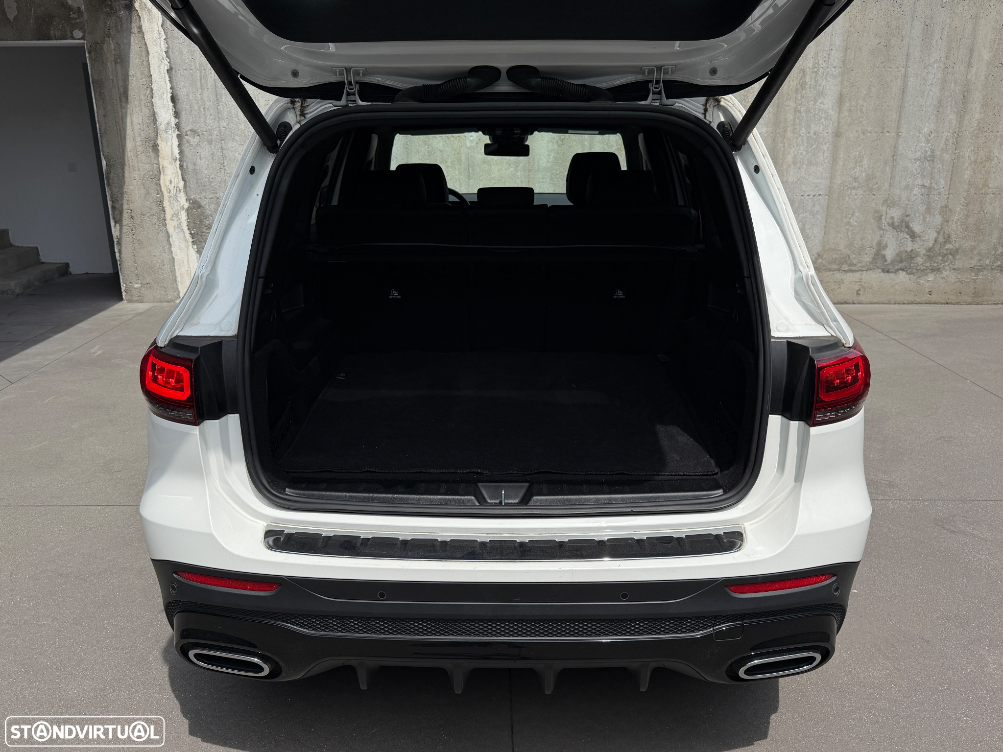 Mercedes-Benz GLB 180 d AMG Line - 10