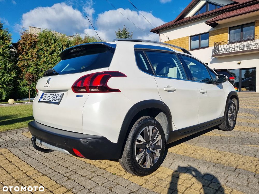 Peugeot 2008 1.2 Pure Tech Allure S&S - 4