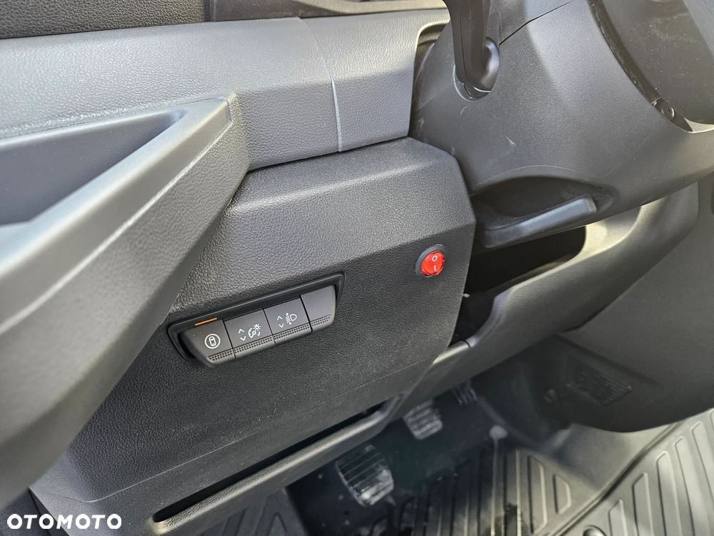 Renault nowy Master laweta/najazd 170 KM - 12