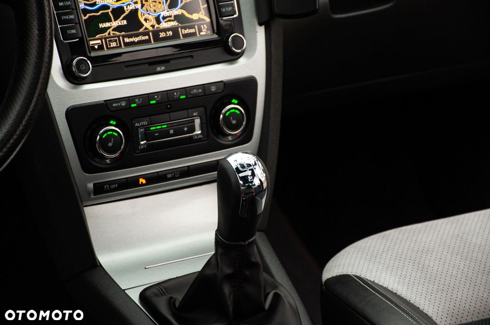 Skoda Octavia 2.0 TDI DPF RS - 21