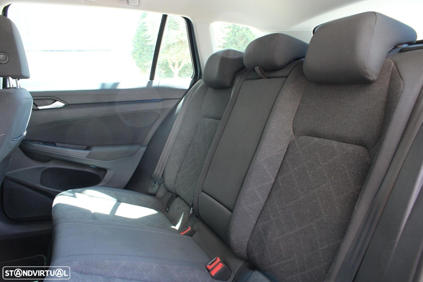 VW Golf Variant 1.5 eTSI Life DSG - 35
