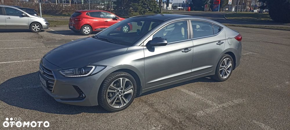 Hyundai Elantra 1.6 CRDi Comfort - 2