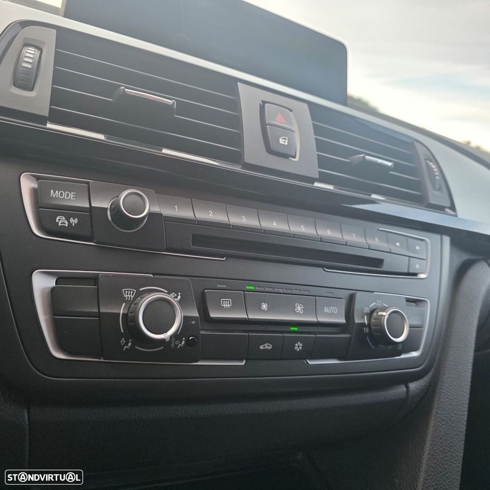 BMW 320 d Line Sport - 30