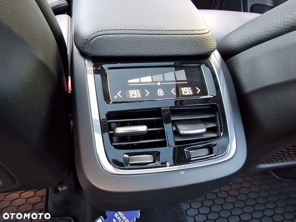 Volvo XC 60 D4 AWD Geartronic Inscription - 29
