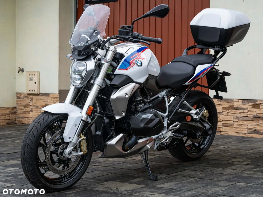 BMW R - 1