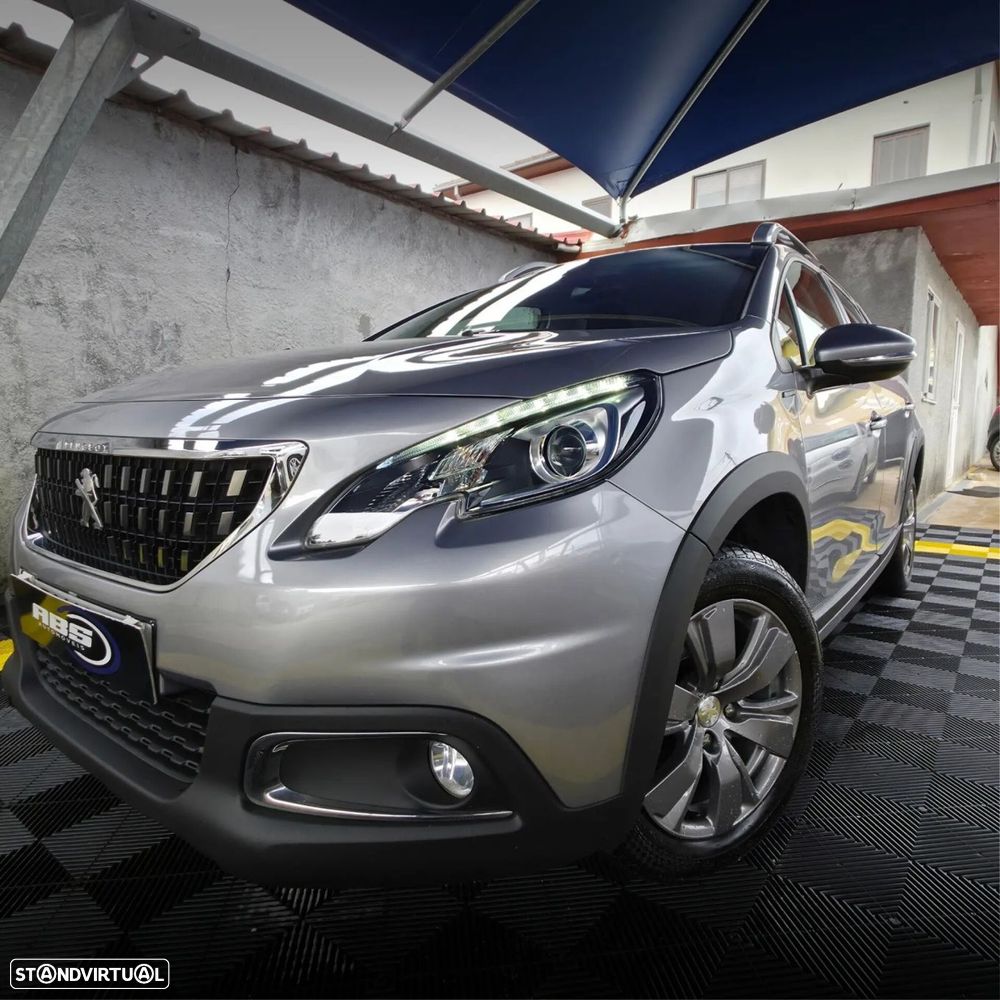 Peugeot 2008 1.2 PureTech Signature - 4