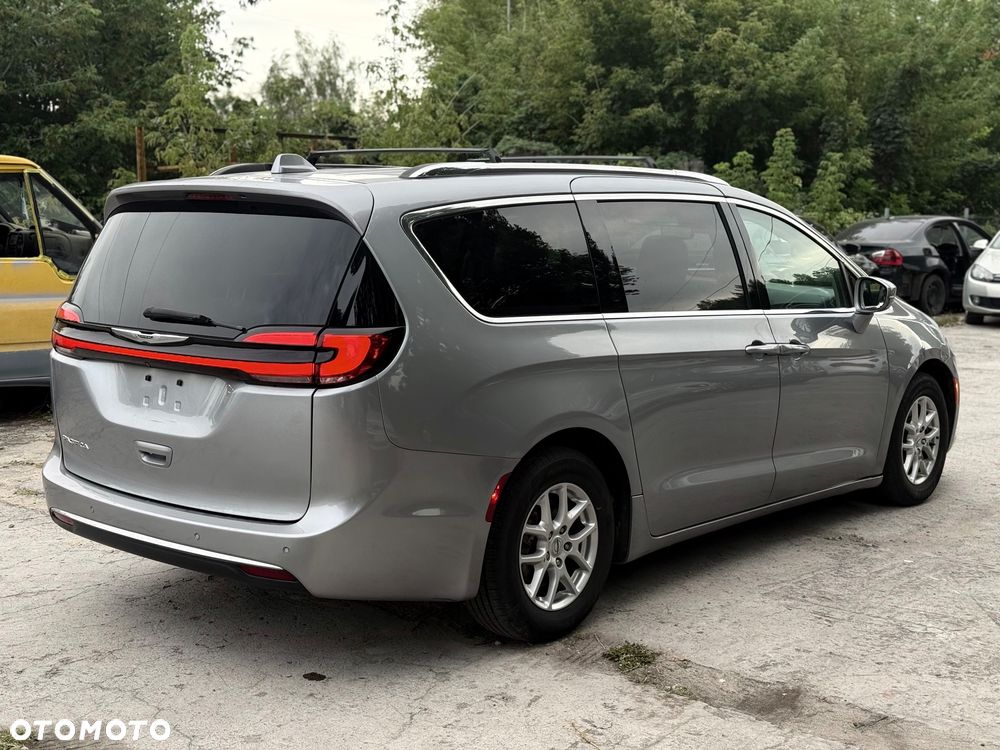 Chrysler Pacifica - 2