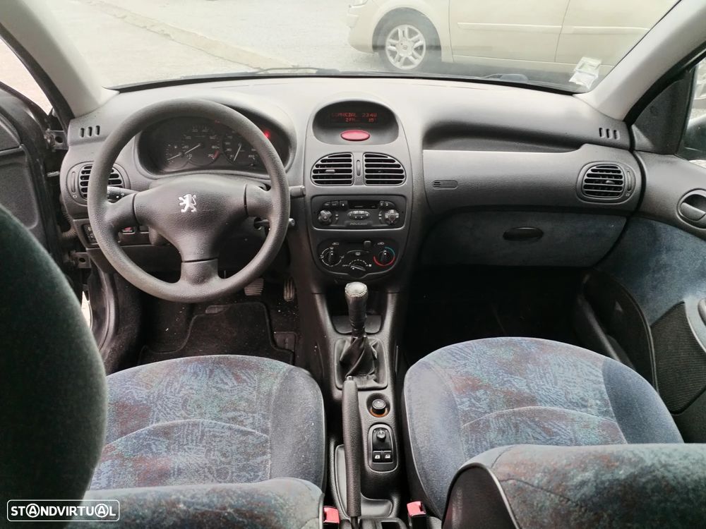 Peugeot 206 1.1 XT - 17