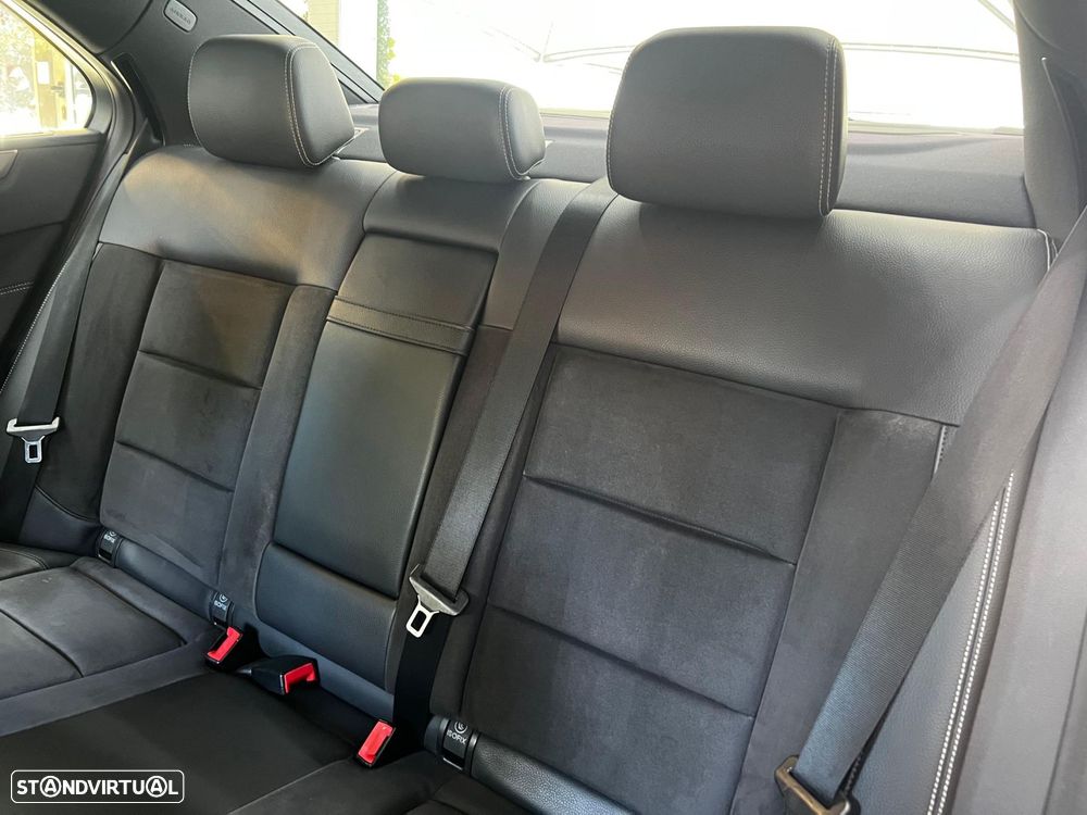 Mercedes-Benz E 250 BlueTEC Avantgarde Auto. - 12
