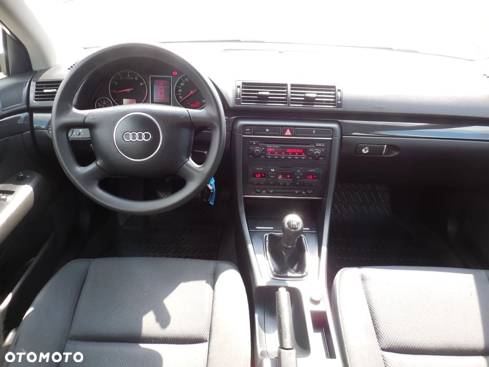 Audi A4 Limousine - 15