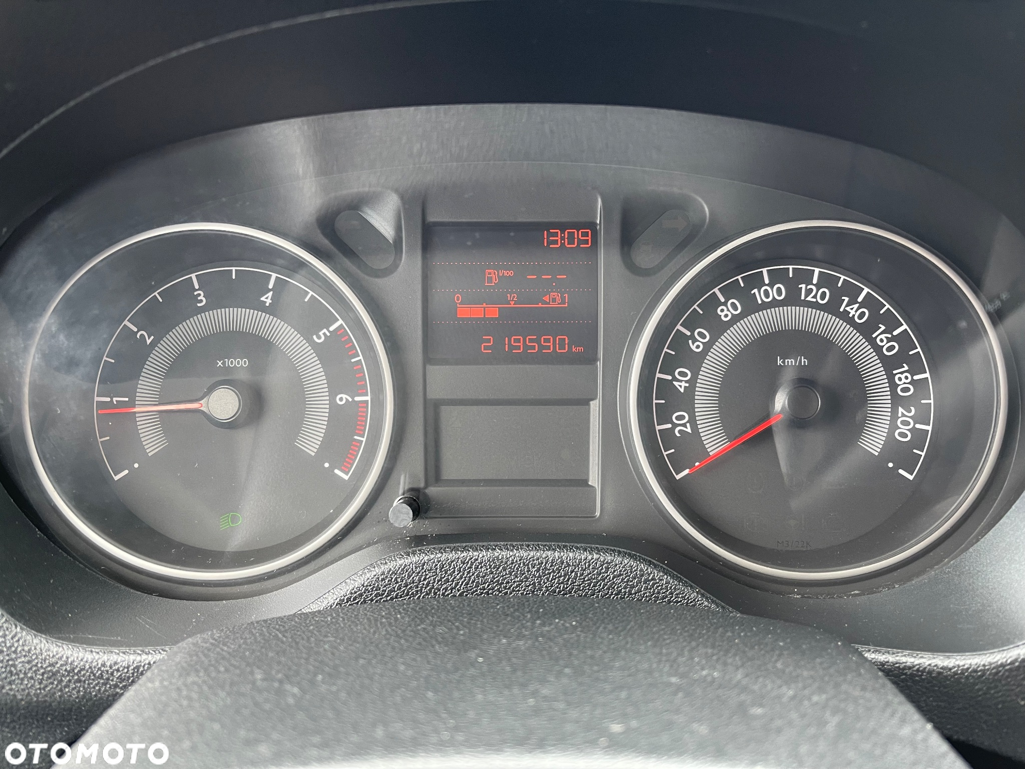 Peugeot 301 1.2 VTi/Pure Tech Allure - 12