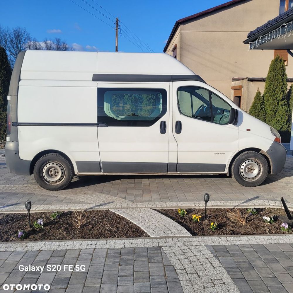 Renault TRAFIC - 2