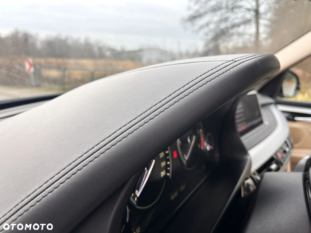 BMW X5 xDrive25d - 13