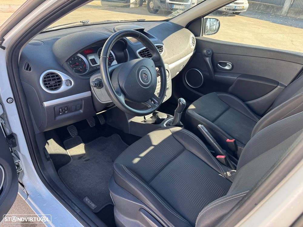 Renault Clio 1.2 16V Confort 130g - 9