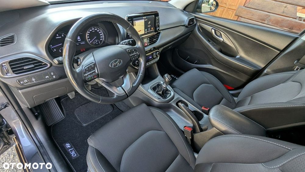 Hyundai i30 1.4 T-GDI Family+ - 15