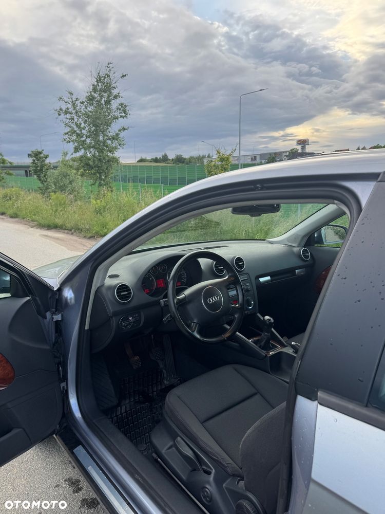 Audi A3 3-drzwiowe 1.6 FSI Ambiente - 7