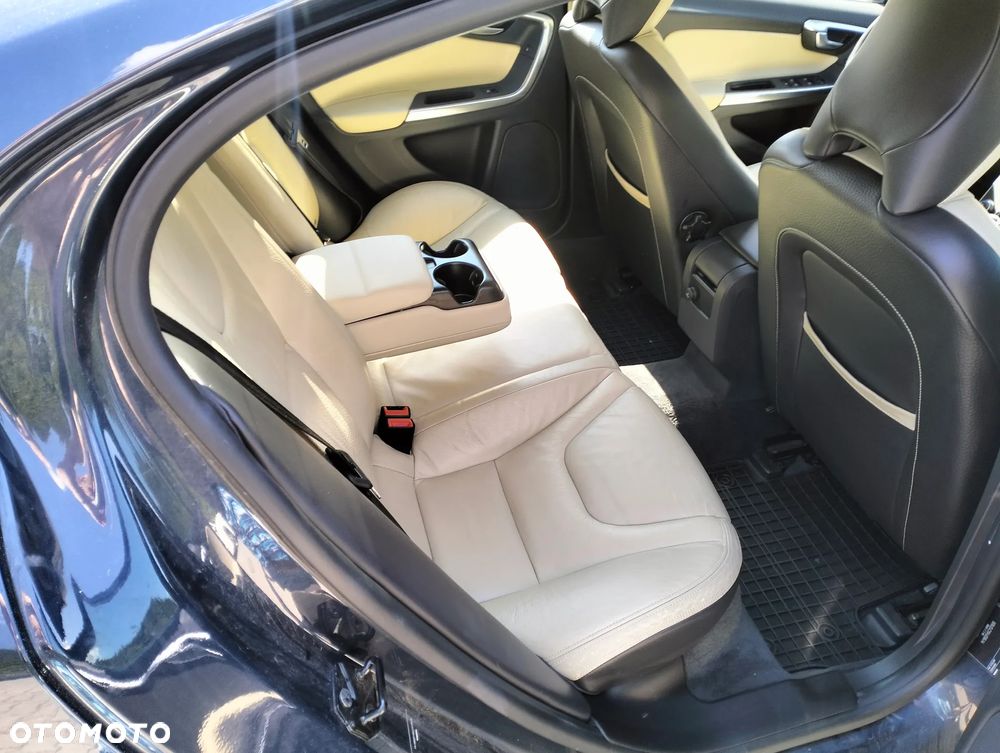 Volvo S60 T6 AWD Geartronic Kinetic - 10