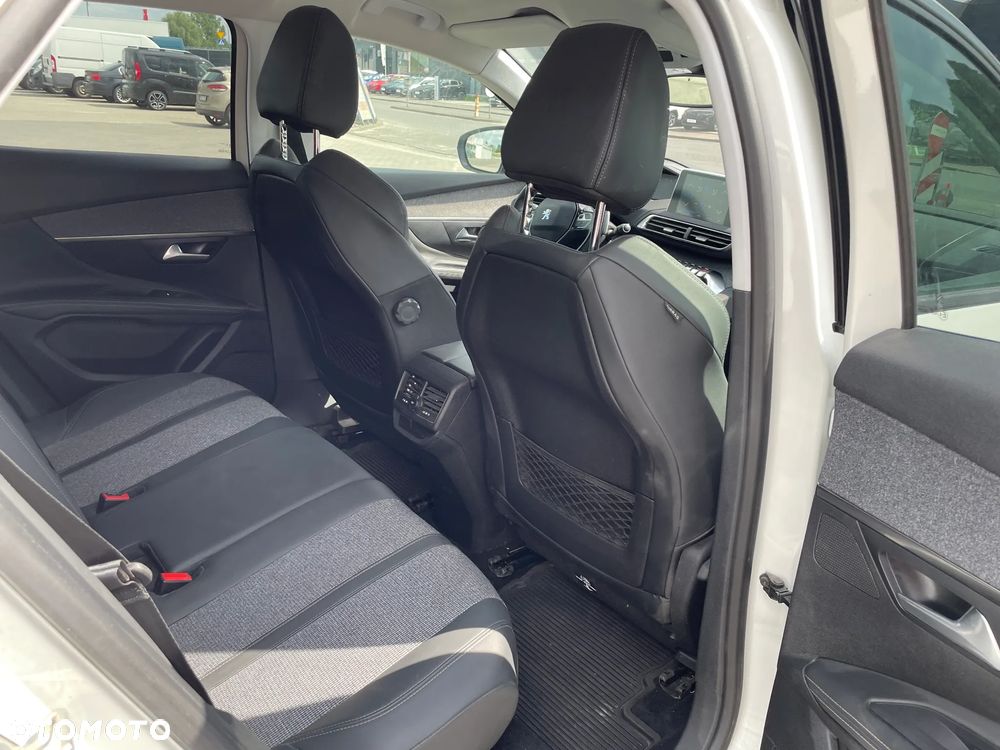 Peugeot 3008 PureTech 130 Stop & Start GPF EAT8 Allure - 7