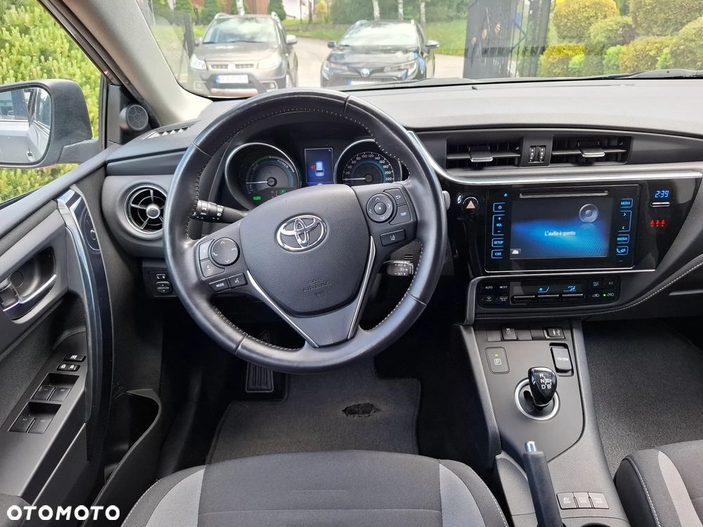 Toyota Auris - 16