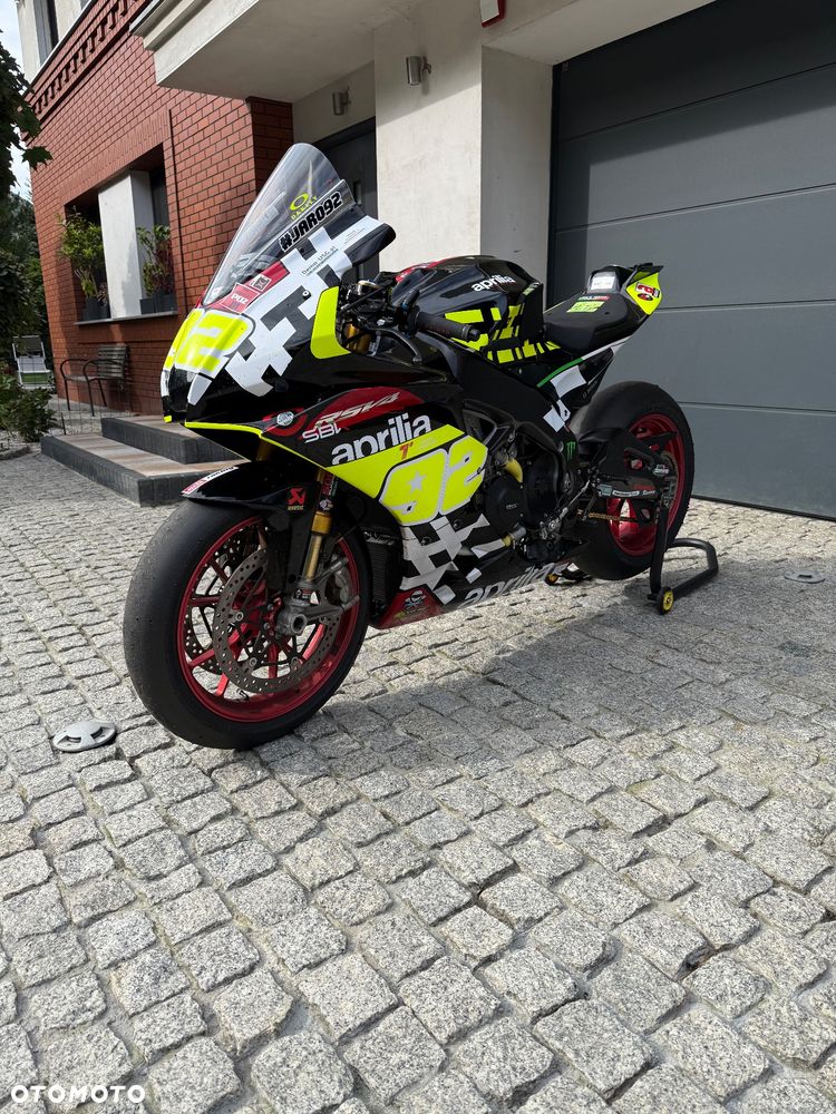 Aprilia RSV - 21