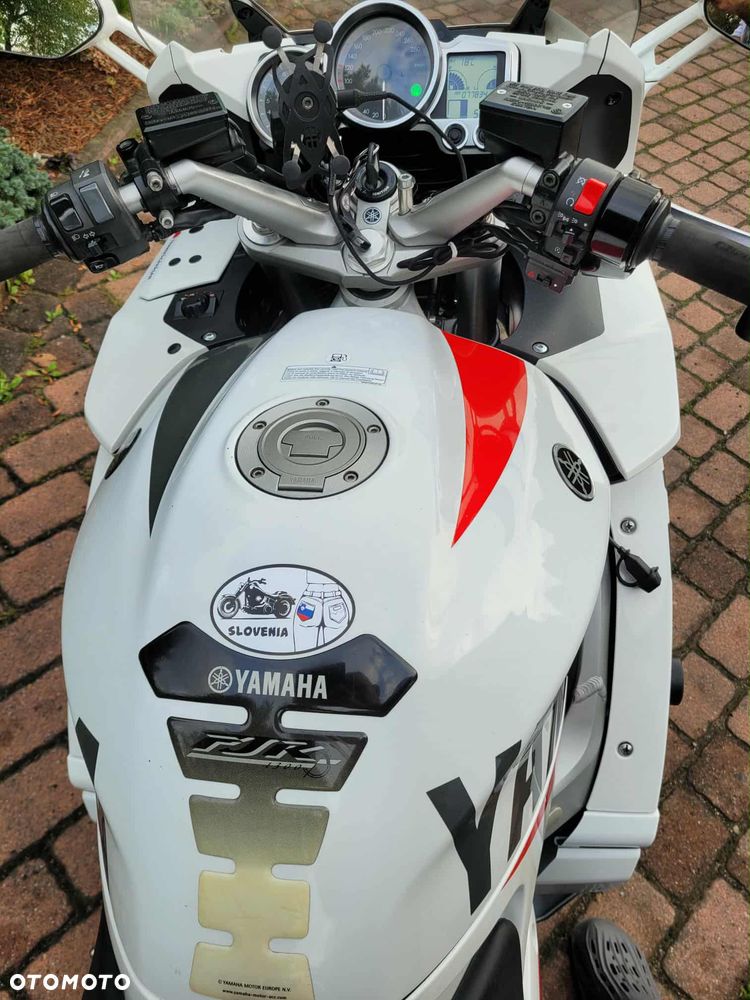 Yamaha FJR - 13