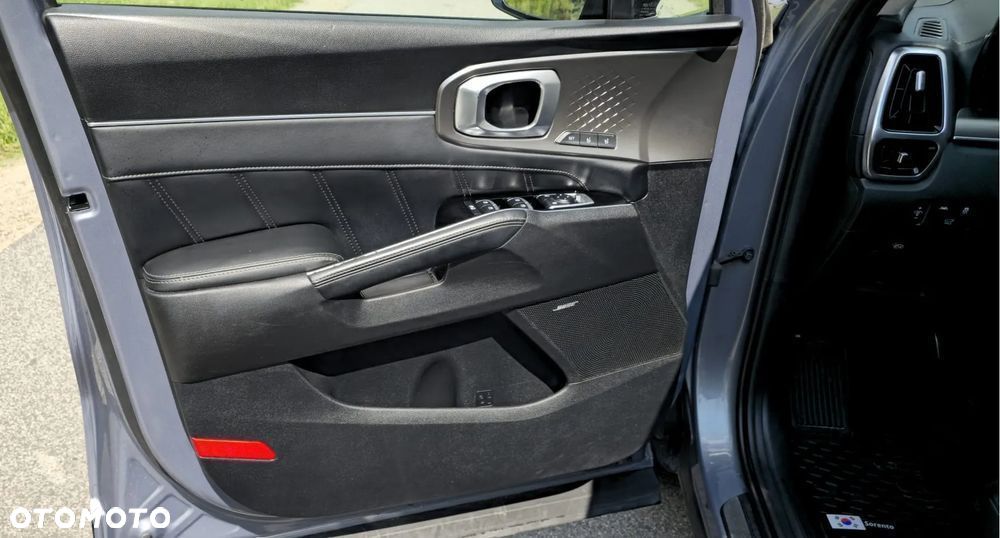 Kia Sorento - 33
