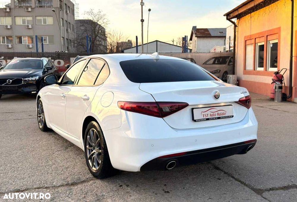 Alfa Romeo Giulia - 6