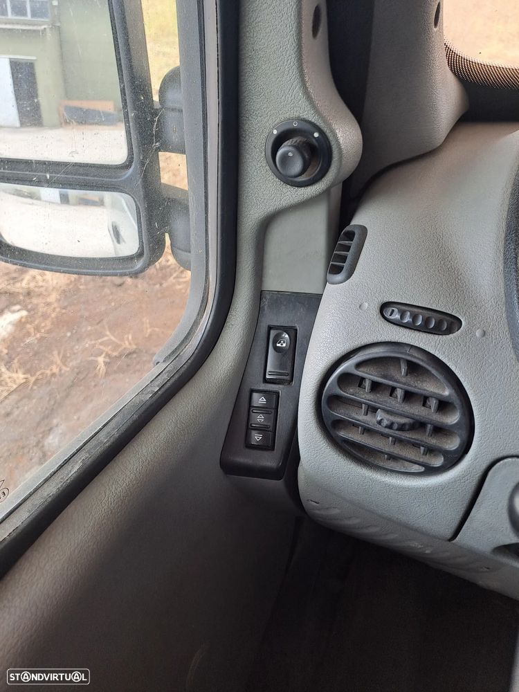 Nissan Interstar - 22