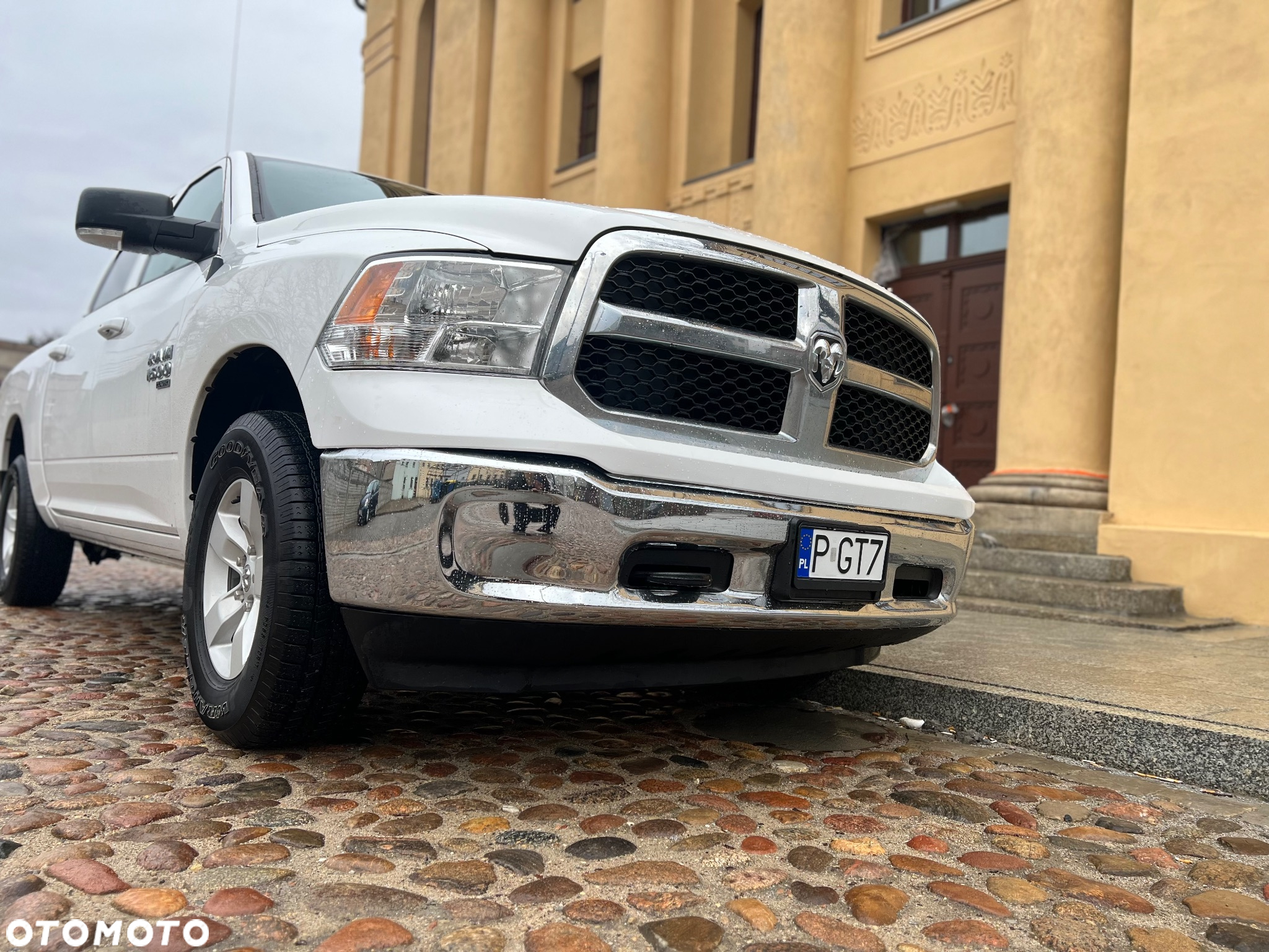 Dodge RAM 1500 5.7 4x4 - 2